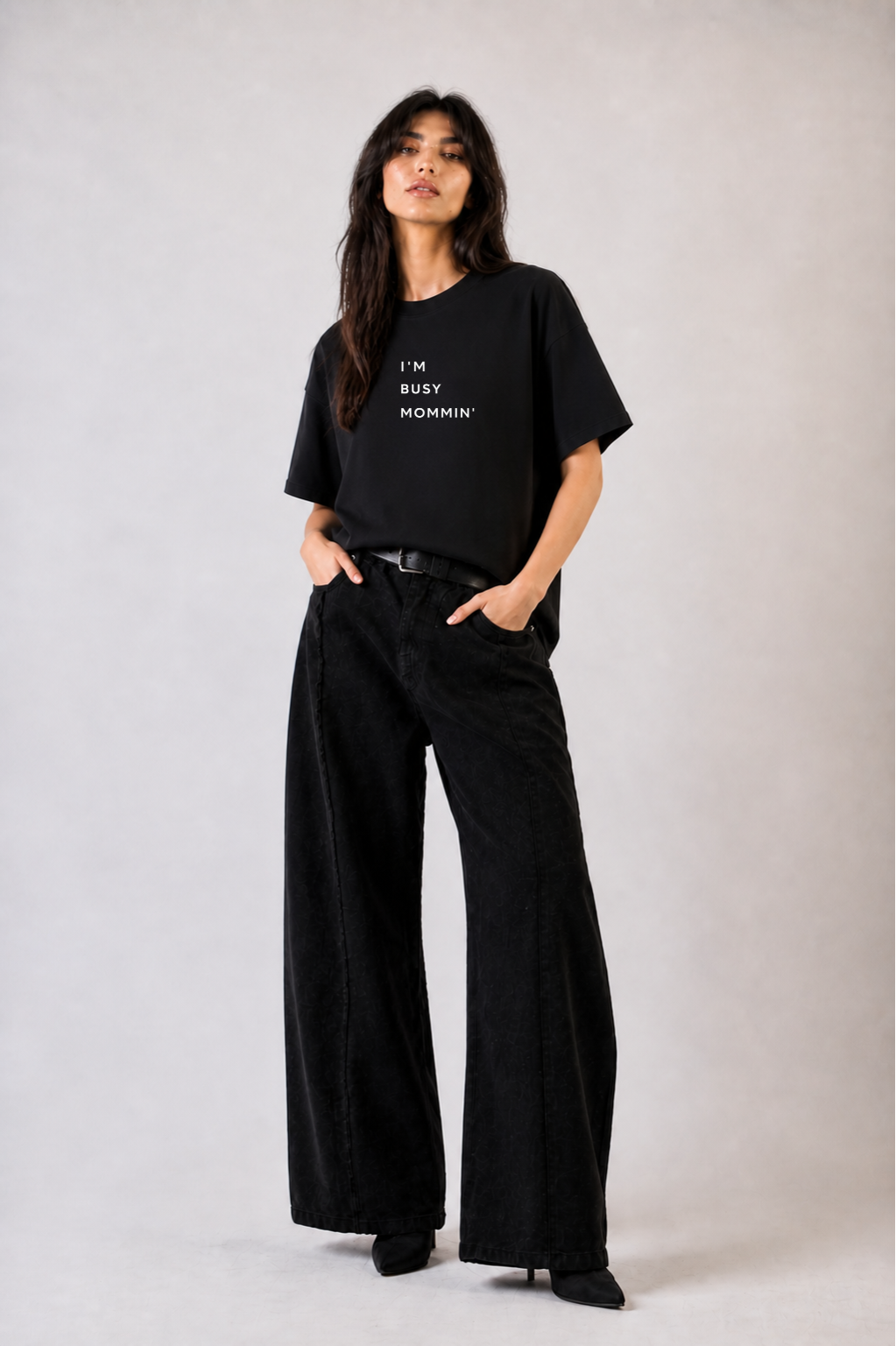 MOMMIN Oversized Black Mom's Edition Tee
