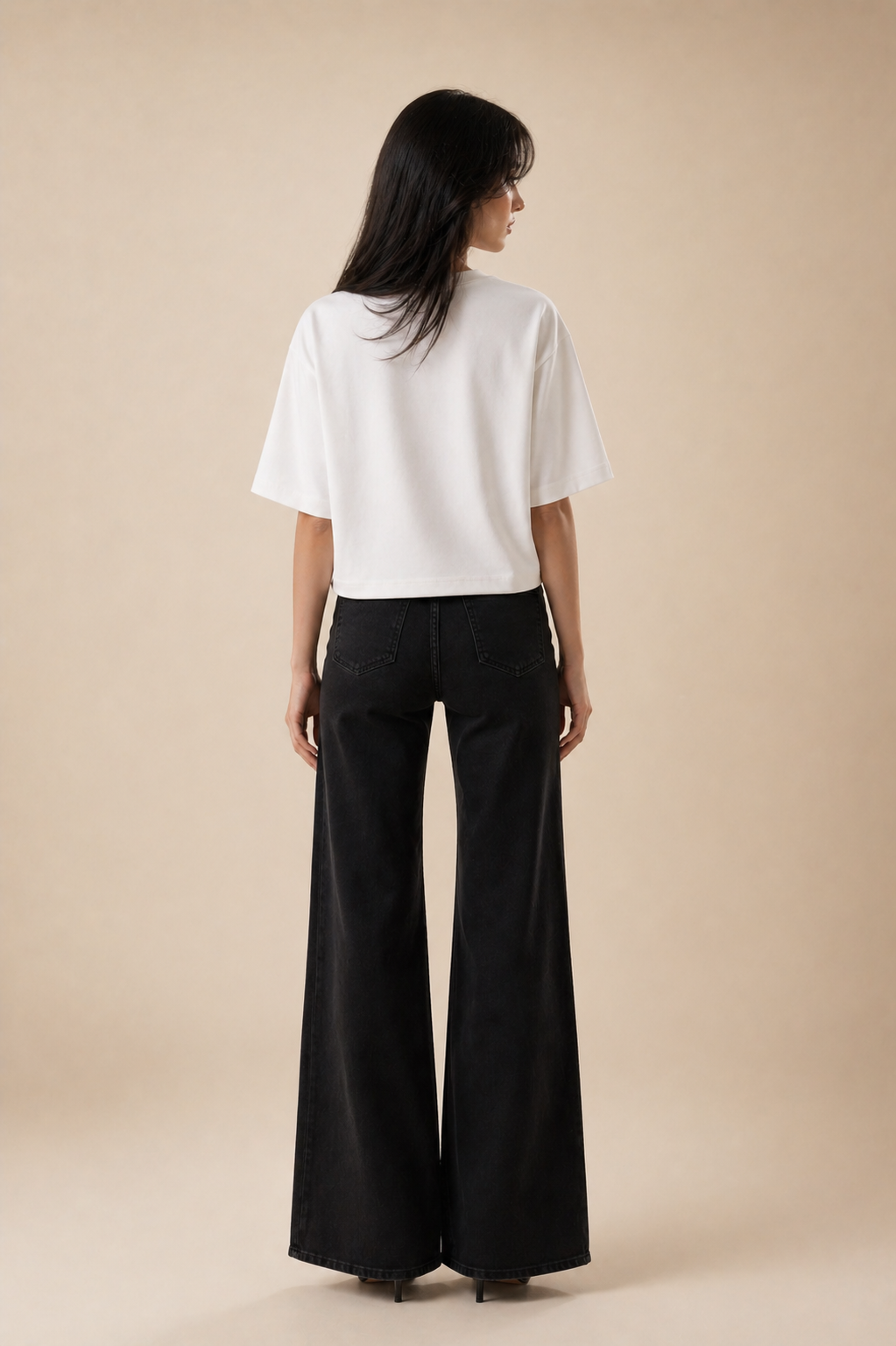 MOMMIN Oversized White Mom's Edition Tee